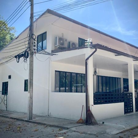 Island House Rentals 26 サメット島 エクステリア 写真